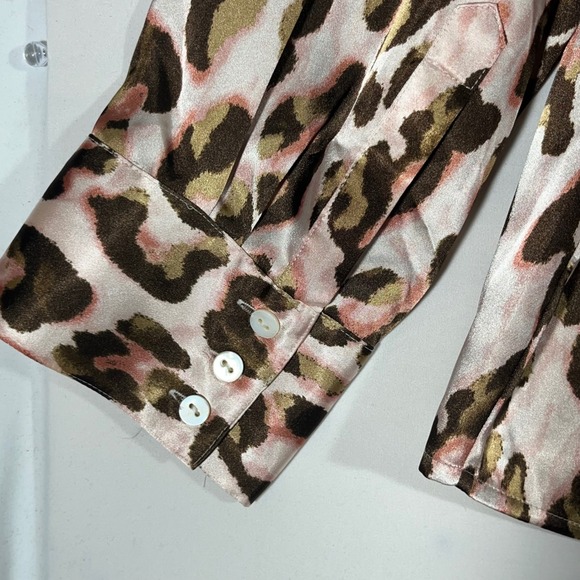 Chicos Women Leopard Print Button Front Long Sleeve Top Mob Wife Pink/Brown Sz 3 - Picture 9 of 9